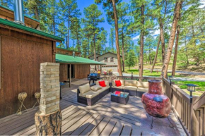 Sleepy Bear Cabin with Large Deck and Yard Games!